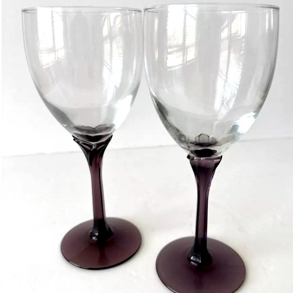2 Vintage Wine Glasses/Goblet. Amethyst/Deep Lavender - Picture 1 of 3